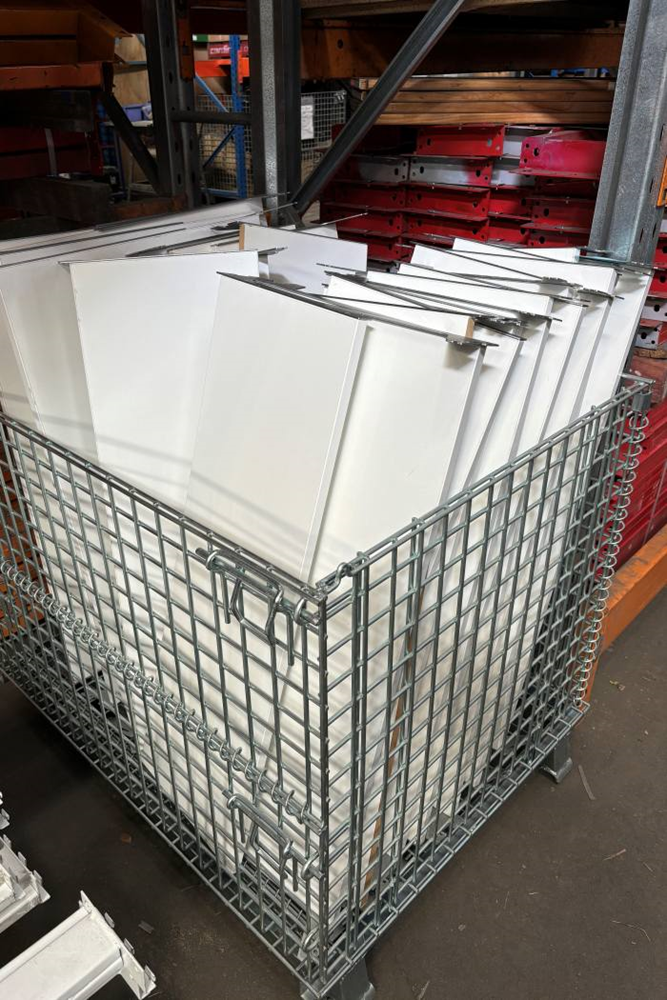 M&P 900mm x 300mm Shelf