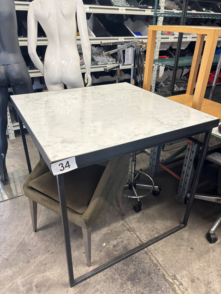 Display Table - Used