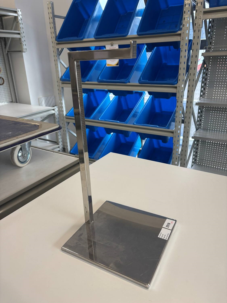 Table Top Display Bar - Used