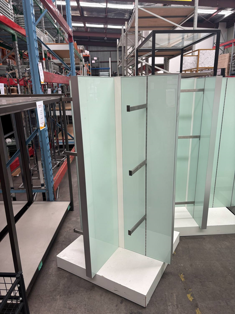 Four Sided Gondola with Frost