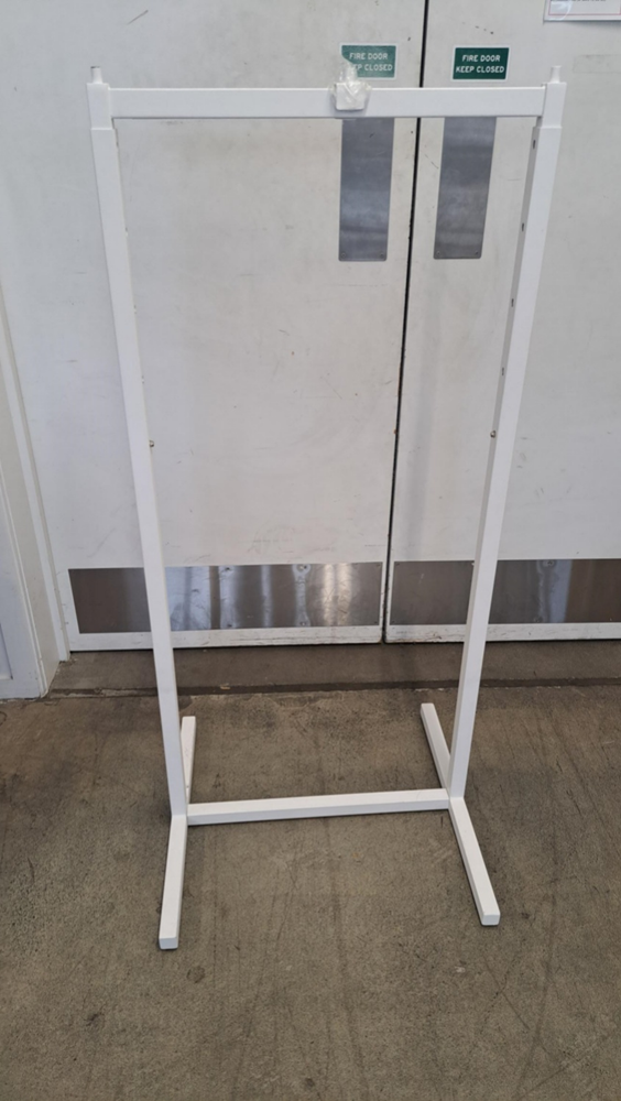 Single Clothing Rail 600W - U