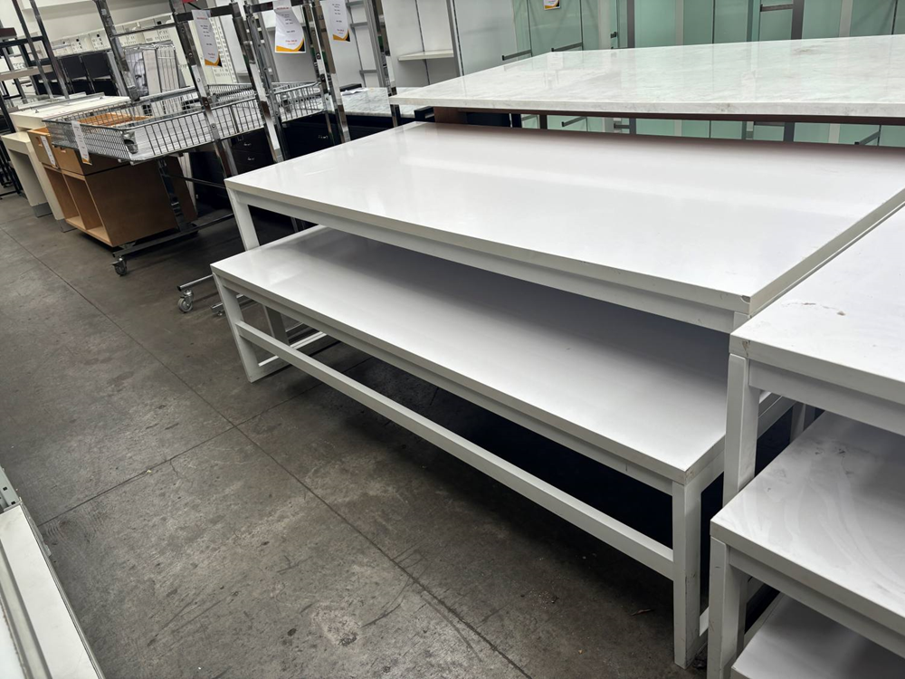 Set of 2 Nesting Tables - Use