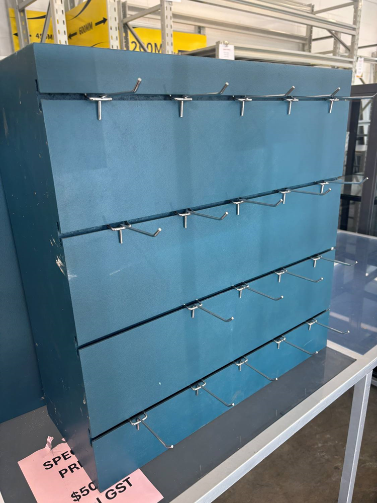 Small Hang Sell Display - Use