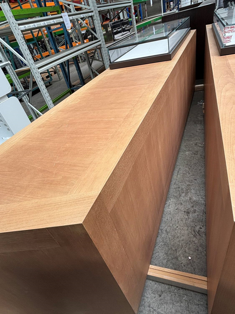  Display Table with Glass Cas