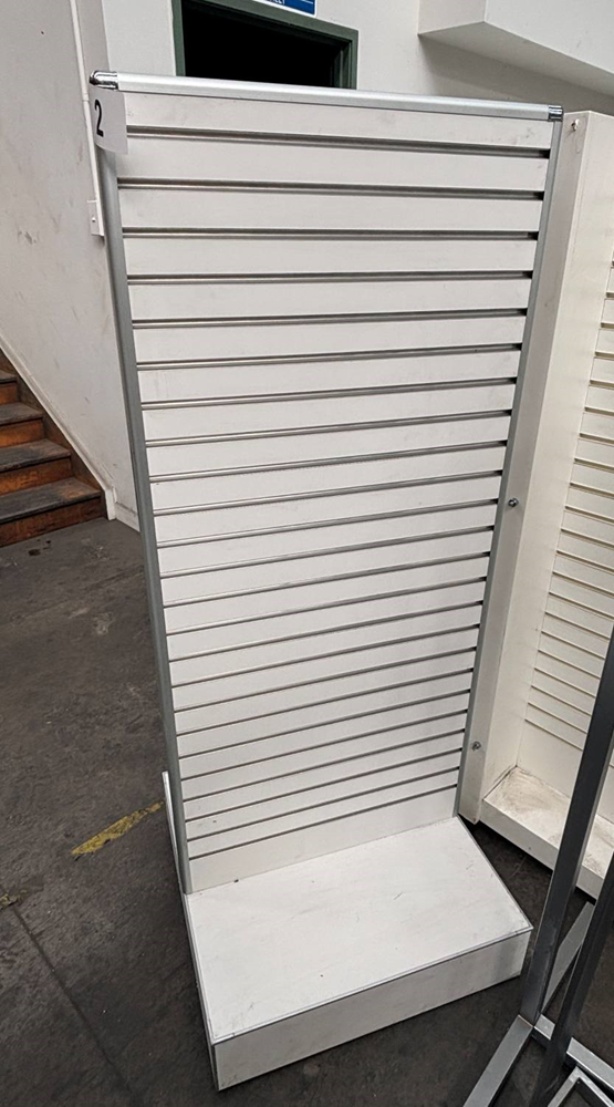 Mobile White Slatwall Gondola