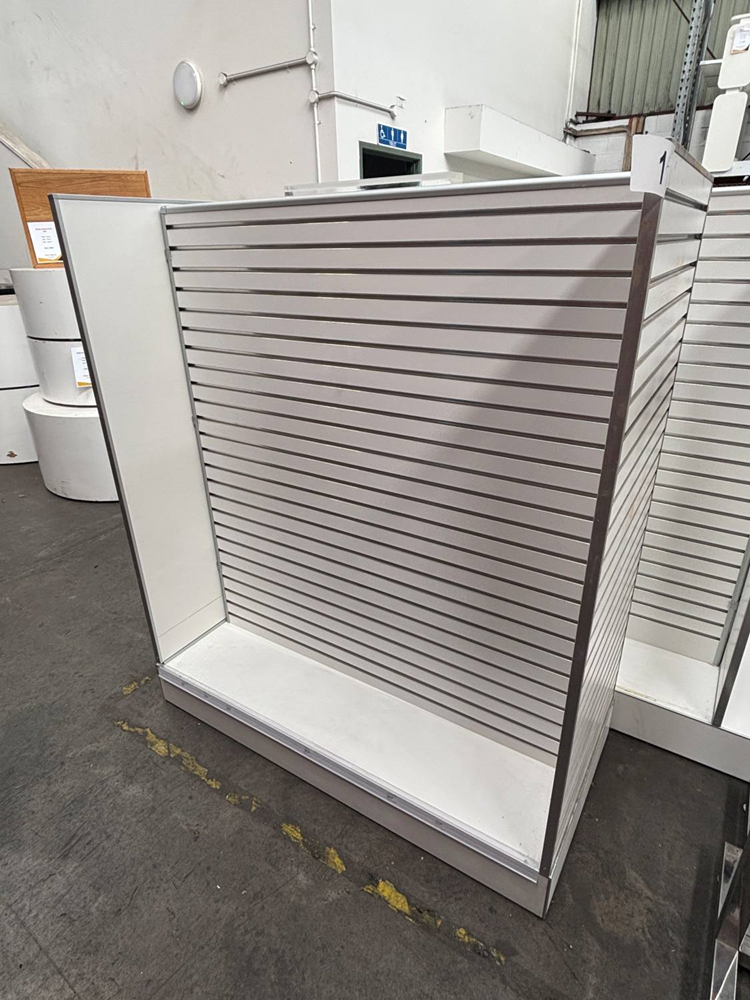 Mobile White Slatwall Gondola