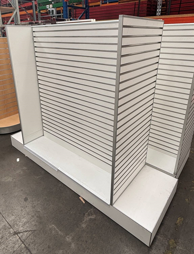 Mobile White Slatwall Gondola