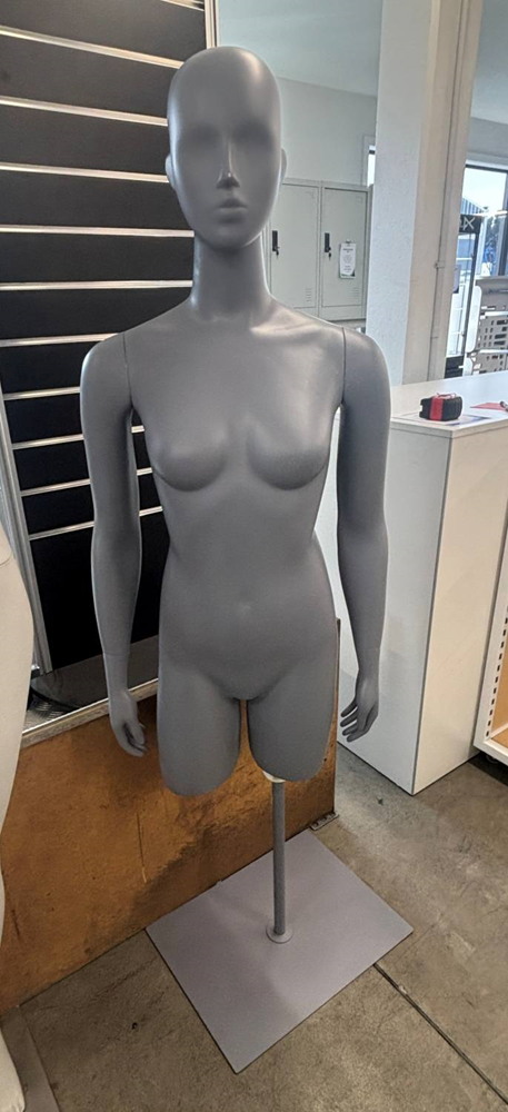 Female Torso with Stand - Use