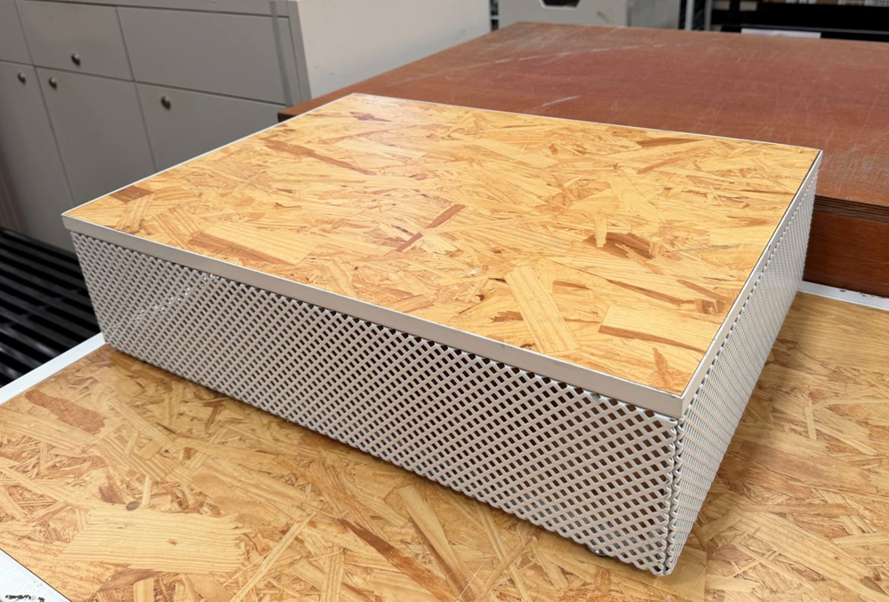 Mesh Plinth With Wooden Top -