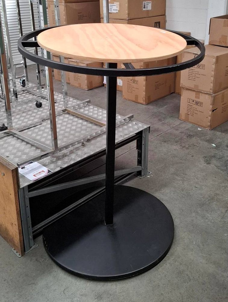 Round Clothing Rack - Used