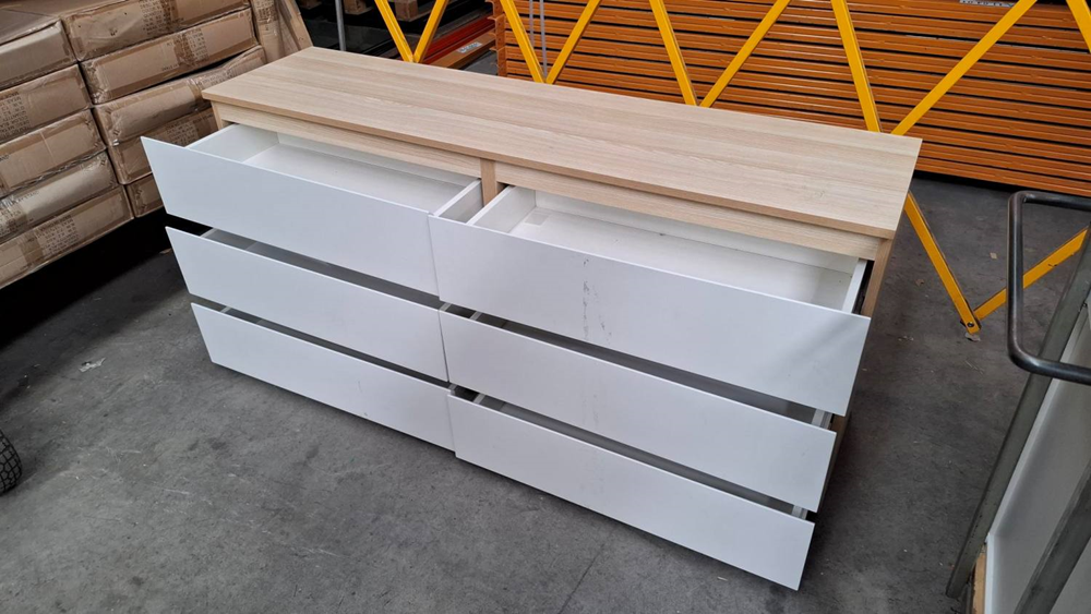 Display Unit with Drawers - U